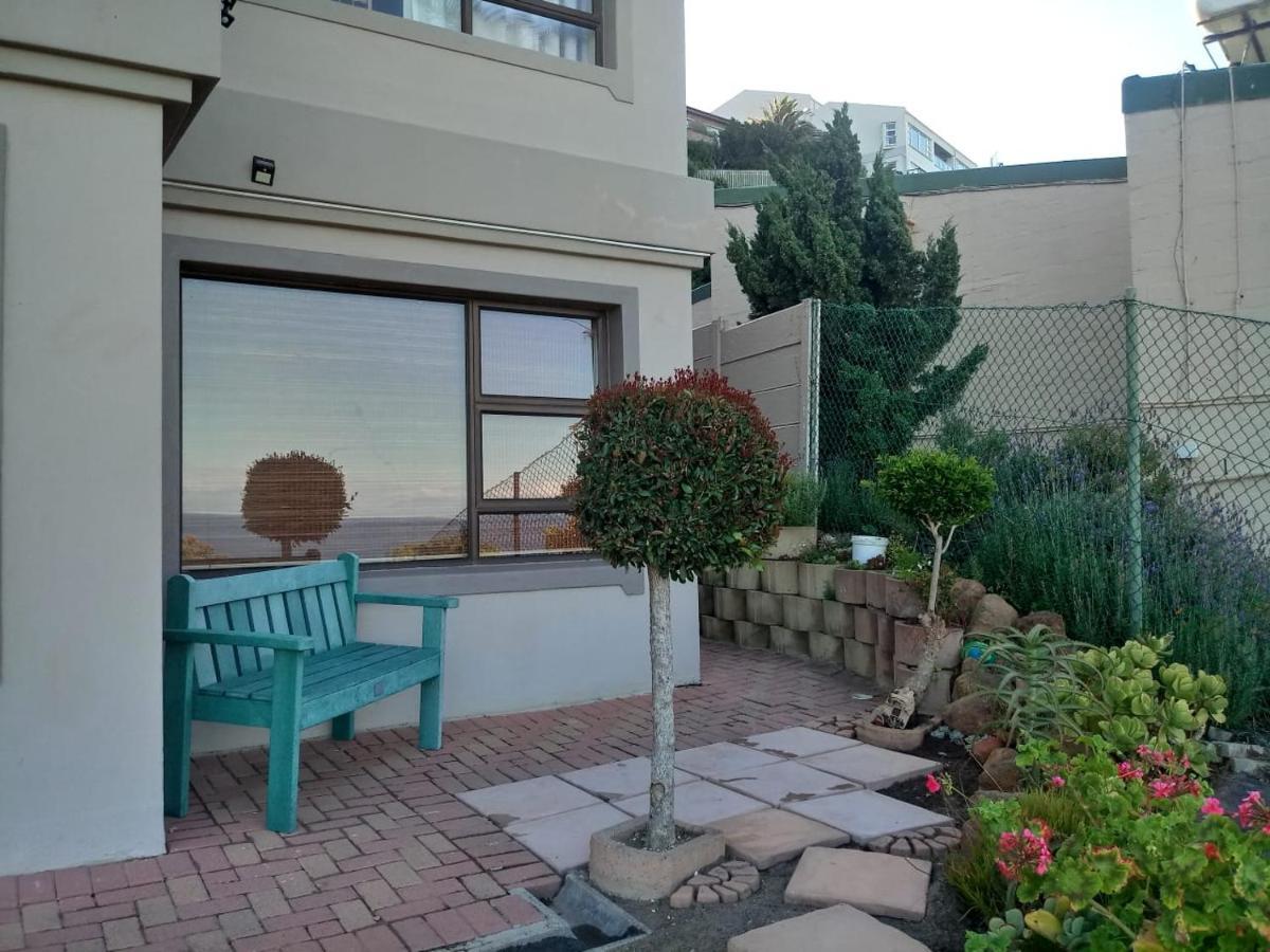 Froggy Bay Is The Best All The Way! Simon's Town Exterior photo